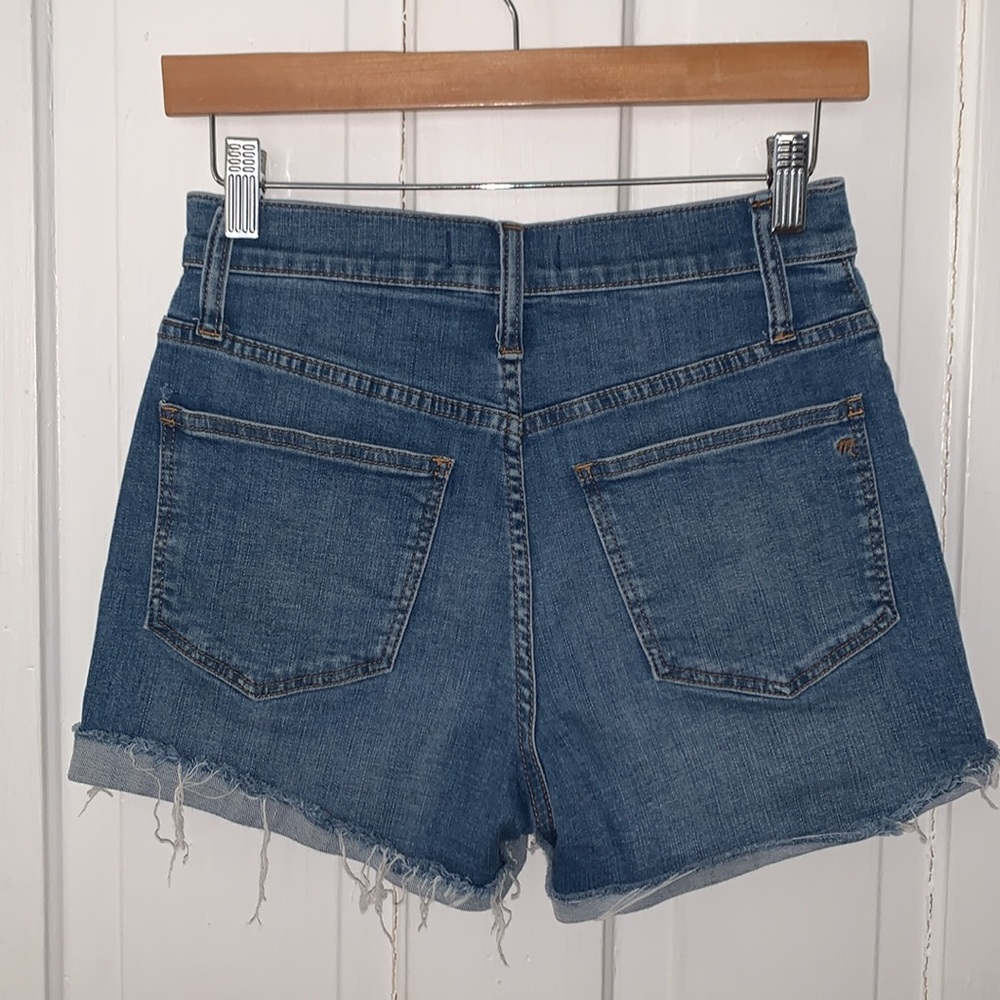 MADEWELL HIGH-RISE DENIM SHORTS WITH EXPOSED BUTTON FLY - Picture 3 of 6